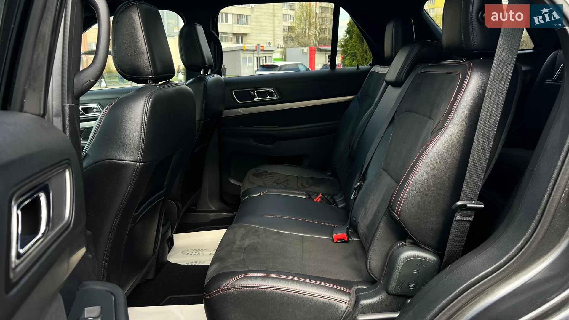 2019 Ford Explorer - мініатюра 32