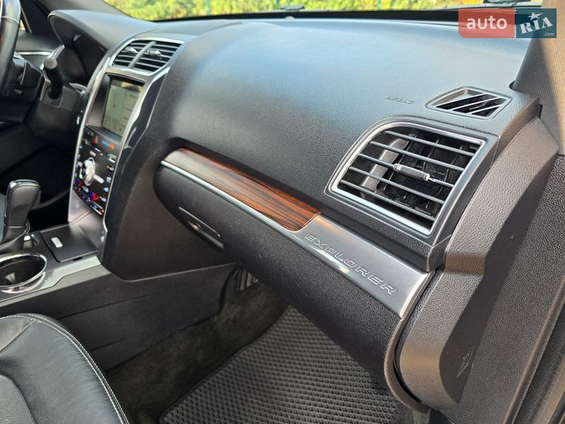 Внедорожник / Кроссовер Ford Explorer 2016 в Хмельницком