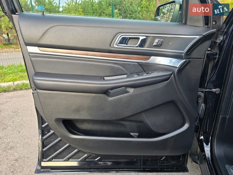 Внедорожник / Кроссовер Ford Explorer 2016 в Хмельницком