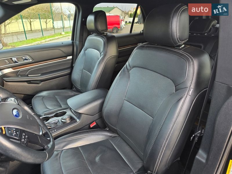 Внедорожник / Кроссовер Ford Explorer 2016 в Хмельницком