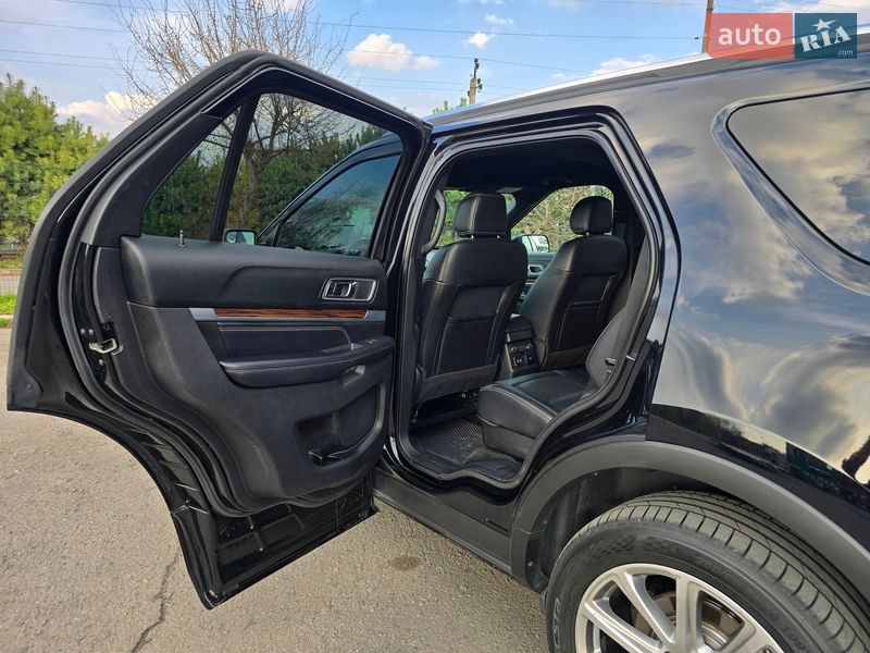 Внедорожник / Кроссовер Ford Explorer 2016 в Хмельницком