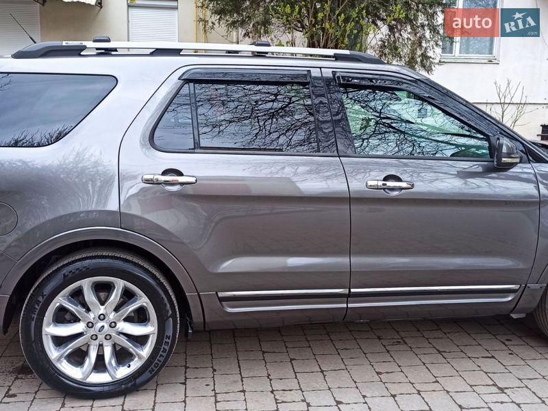 Позашляховик / Кросовер Ford Explorer 2011 в Чернівцях