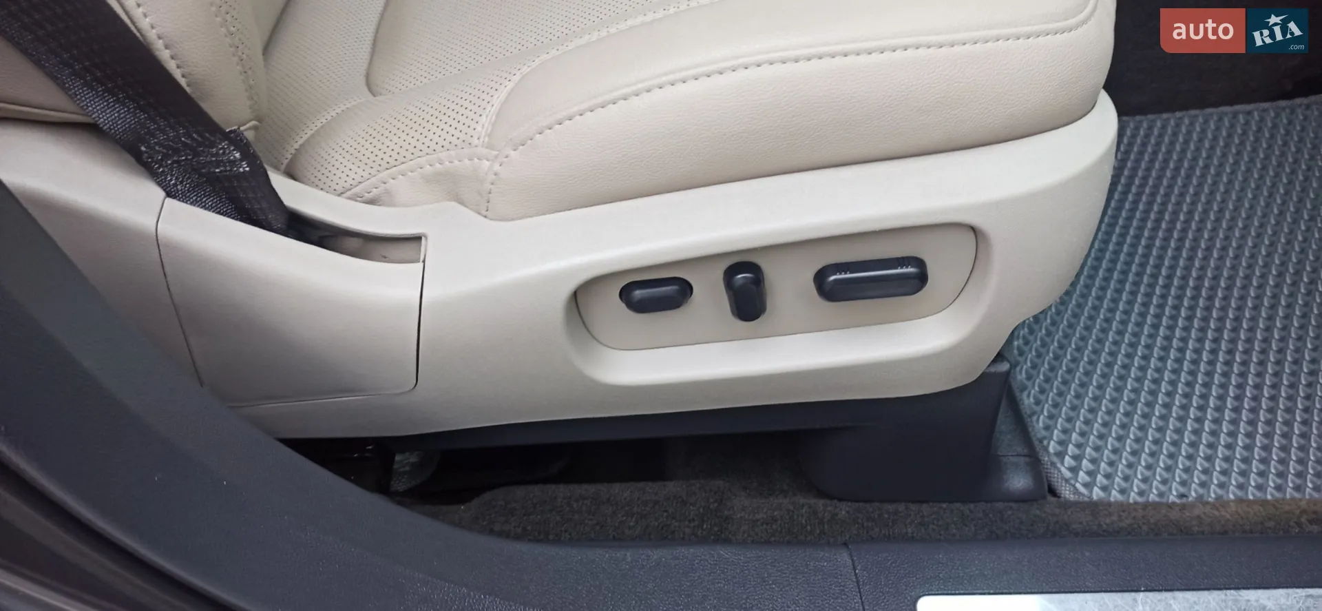 2011 Ford Explorer - мініатюра 90