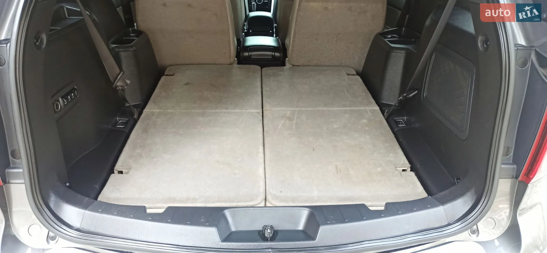 2011 Ford Explorer - мініатюра 146