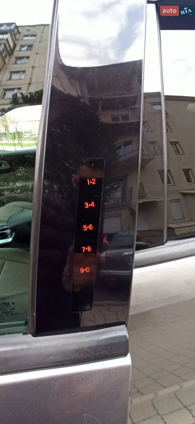 2011 Ford Explorer - мініатюра 163