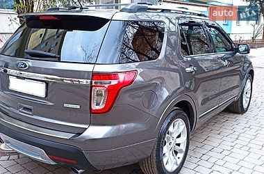 Позашляховик / Кросовер Ford Explorer 2011 в Чернівцях