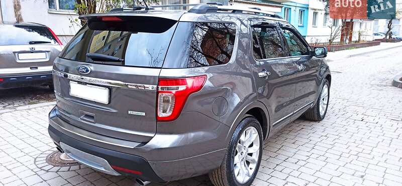 Позашляховик / Кросовер Ford Explorer 2011 в Чернівцях