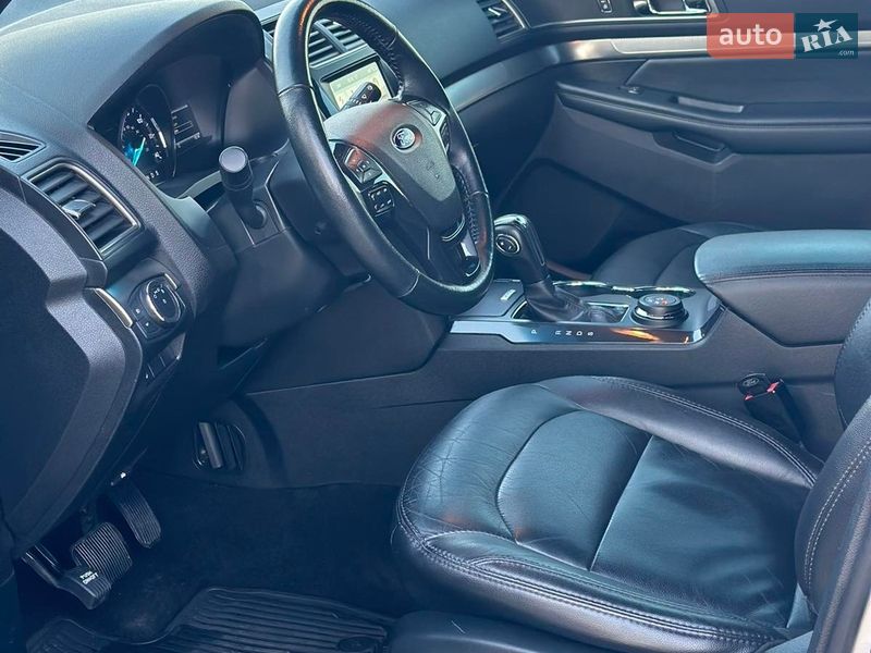 Внедорожник / Кроссовер Ford Explorer 2018 в Южном