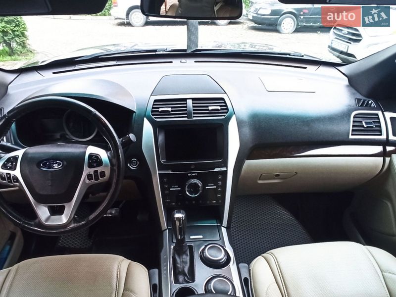 Позашляховик / Кросовер Ford Explorer 2011 в Чернівцях