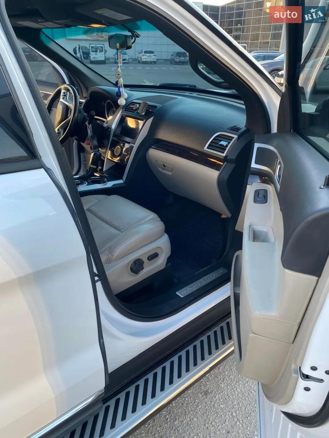 2013 Ford Explorer - мініатюра 21
