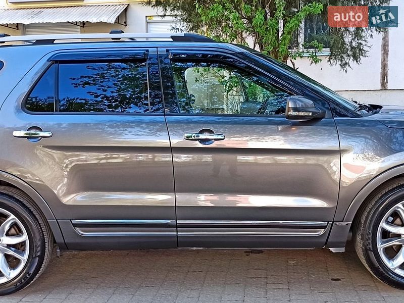 Позашляховик / Кросовер Ford Explorer 2011 в Чернівцях