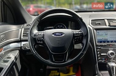 Позашляховик / Кросовер Ford Explorer 2018 в Львові
