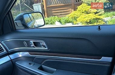 Внедорожник / Кроссовер Ford Explorer 2017 в Соленом