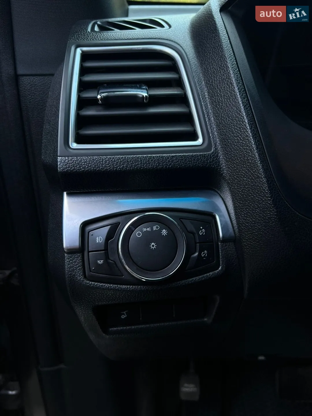 2017 Ford Explorer - мініатюра 38