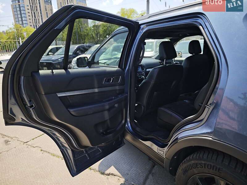 Позашляховик / Кросовер Ford Explorer 2018 в Харкові