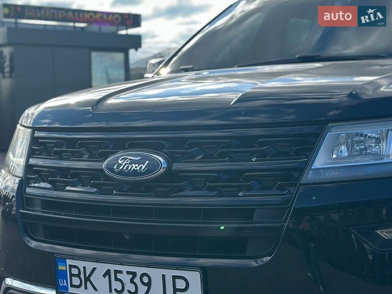 Позашляховик / Кросовер Ford Explorer 2017 в Рівному
