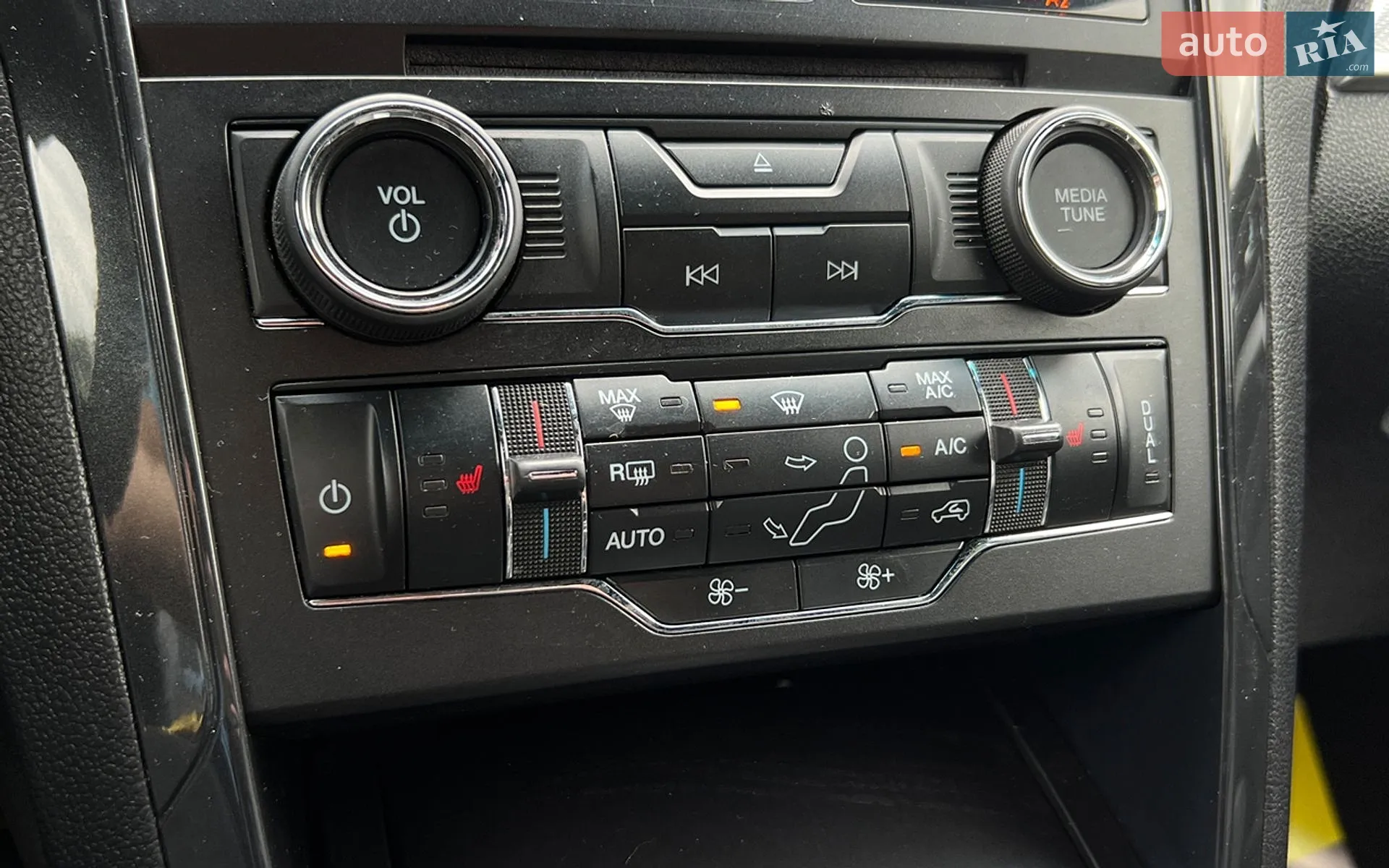 2015 Ford Explorer - мініатюра 15