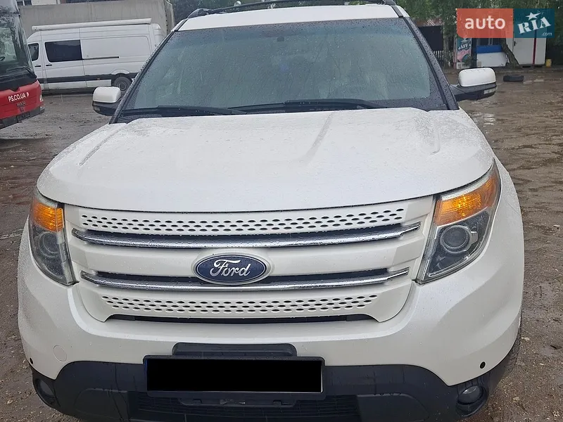 Ford Explorer