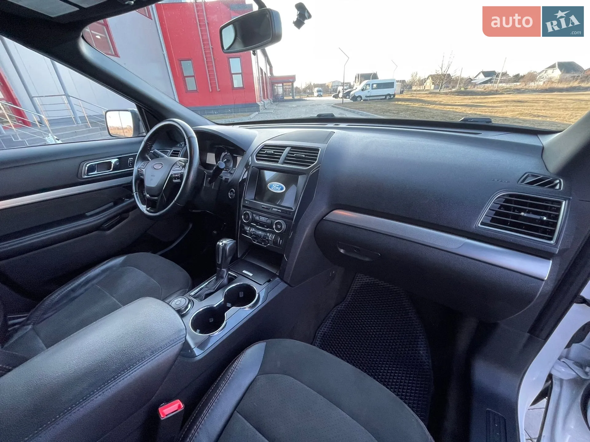 2018 Ford Explorer - мініатюра 71