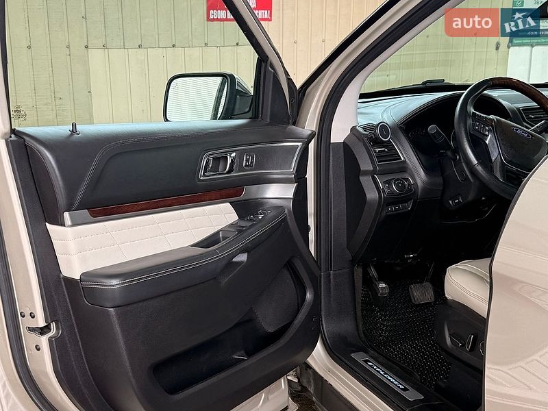 Внедорожник / Кроссовер Ford Explorer 2016 в Черноморске
