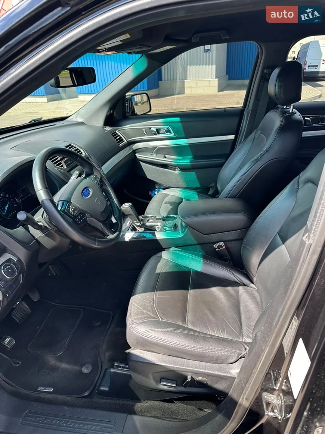 2016 Ford Explorer - мініатюра 16