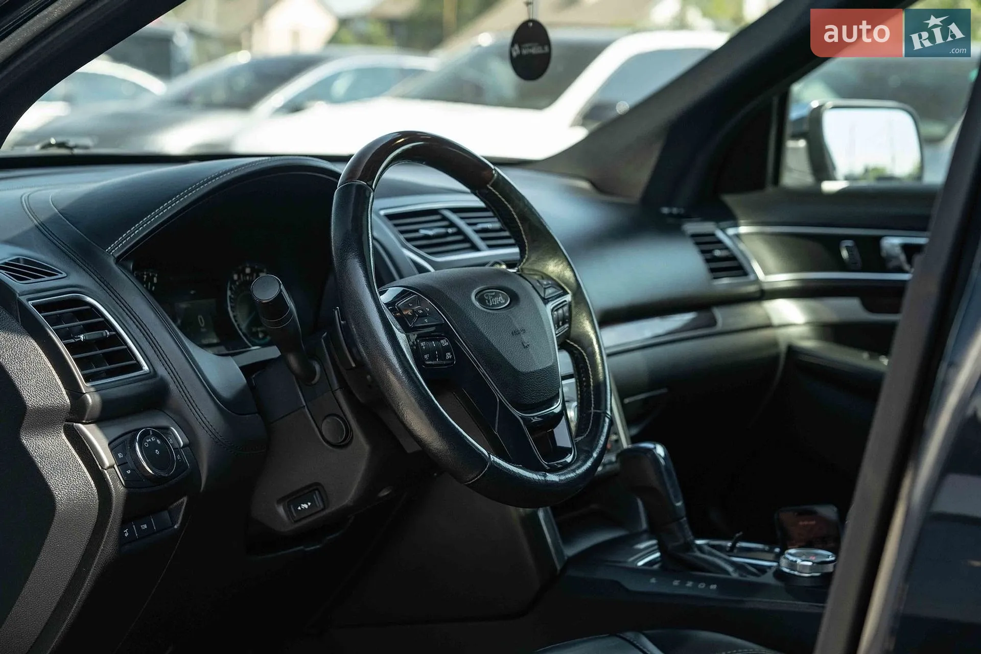 2017 Ford Explorer - мініатюра 26