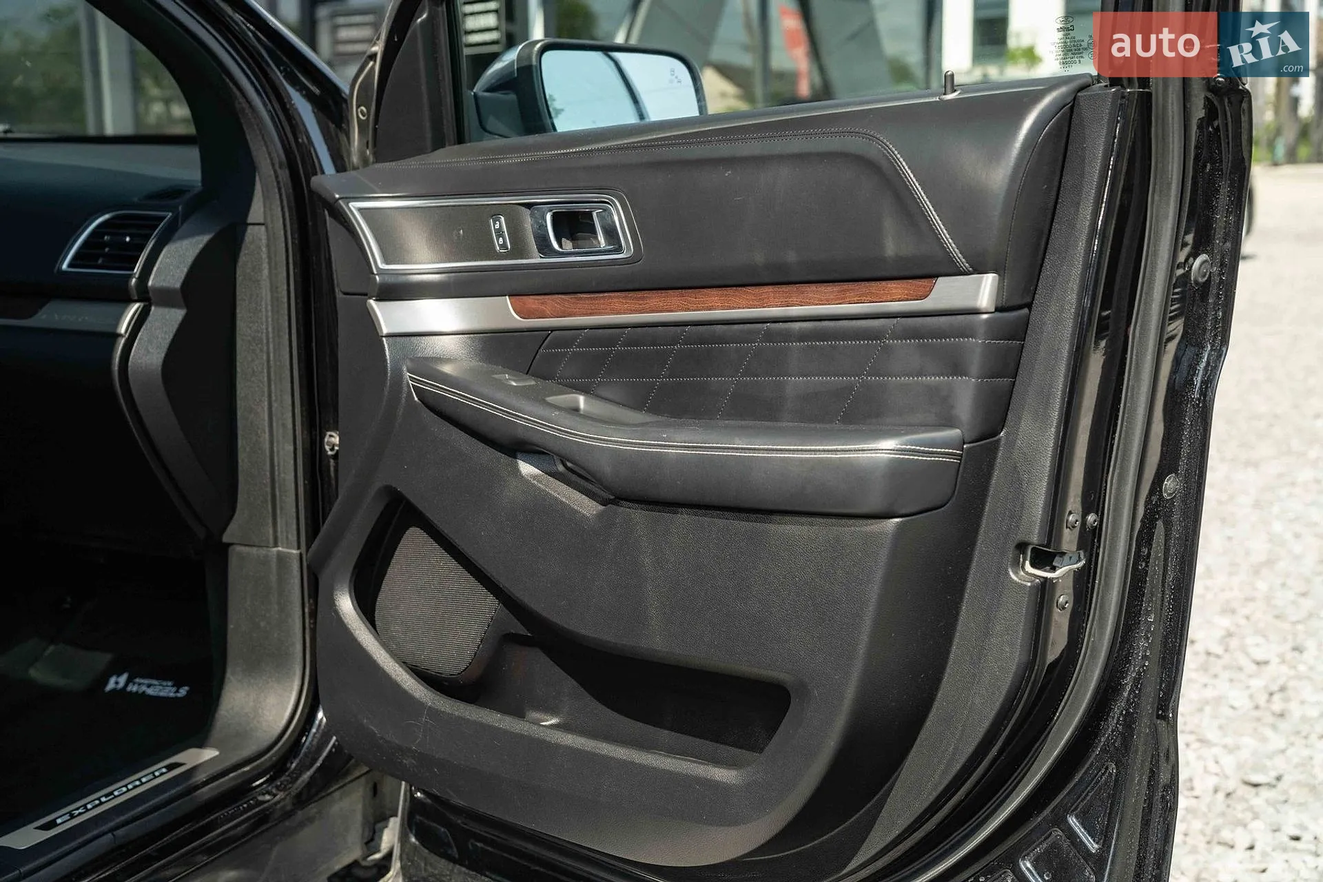 2017 Ford Explorer - мініатюра 51