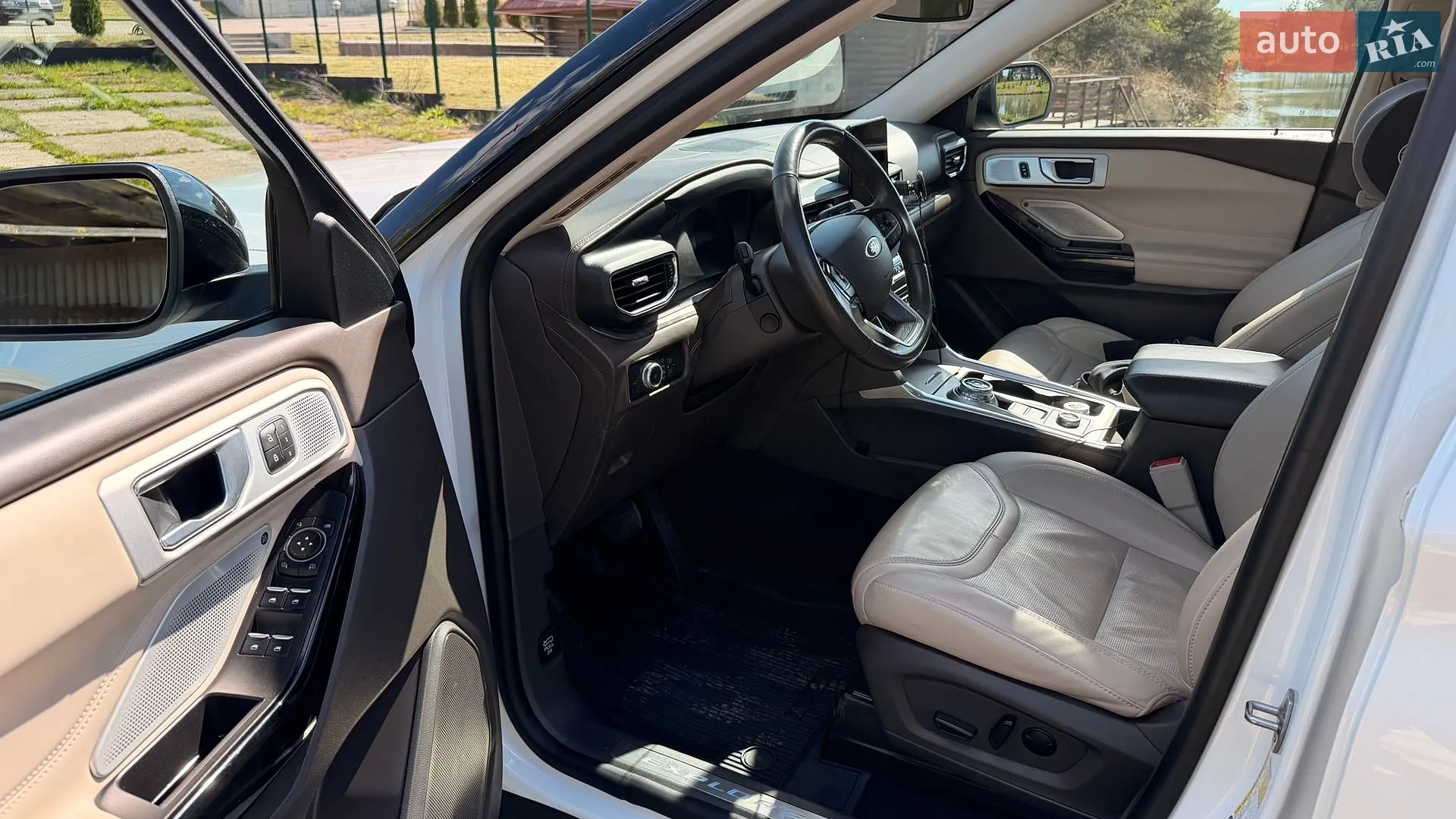 2022 Ford Explorer - мініатюра 11