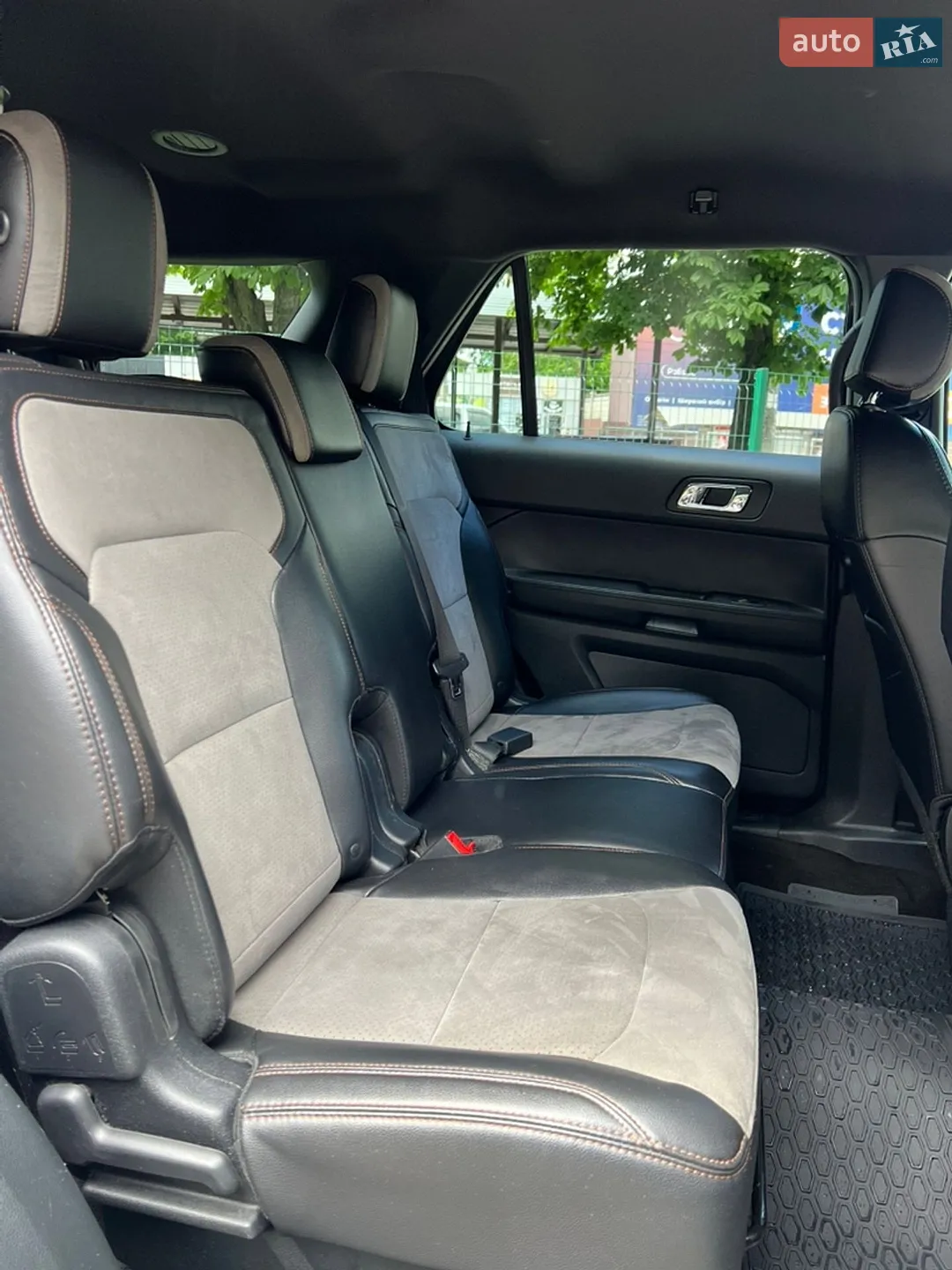 2018 Ford Explorer - мініатюра 37