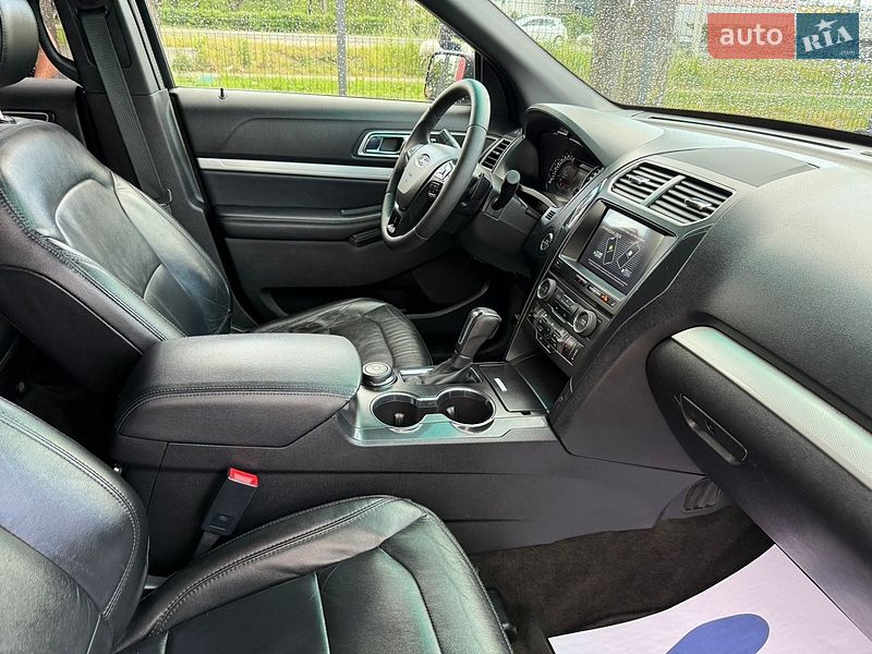 Внедорожник / Кроссовер Ford Explorer 2016 в Стрые