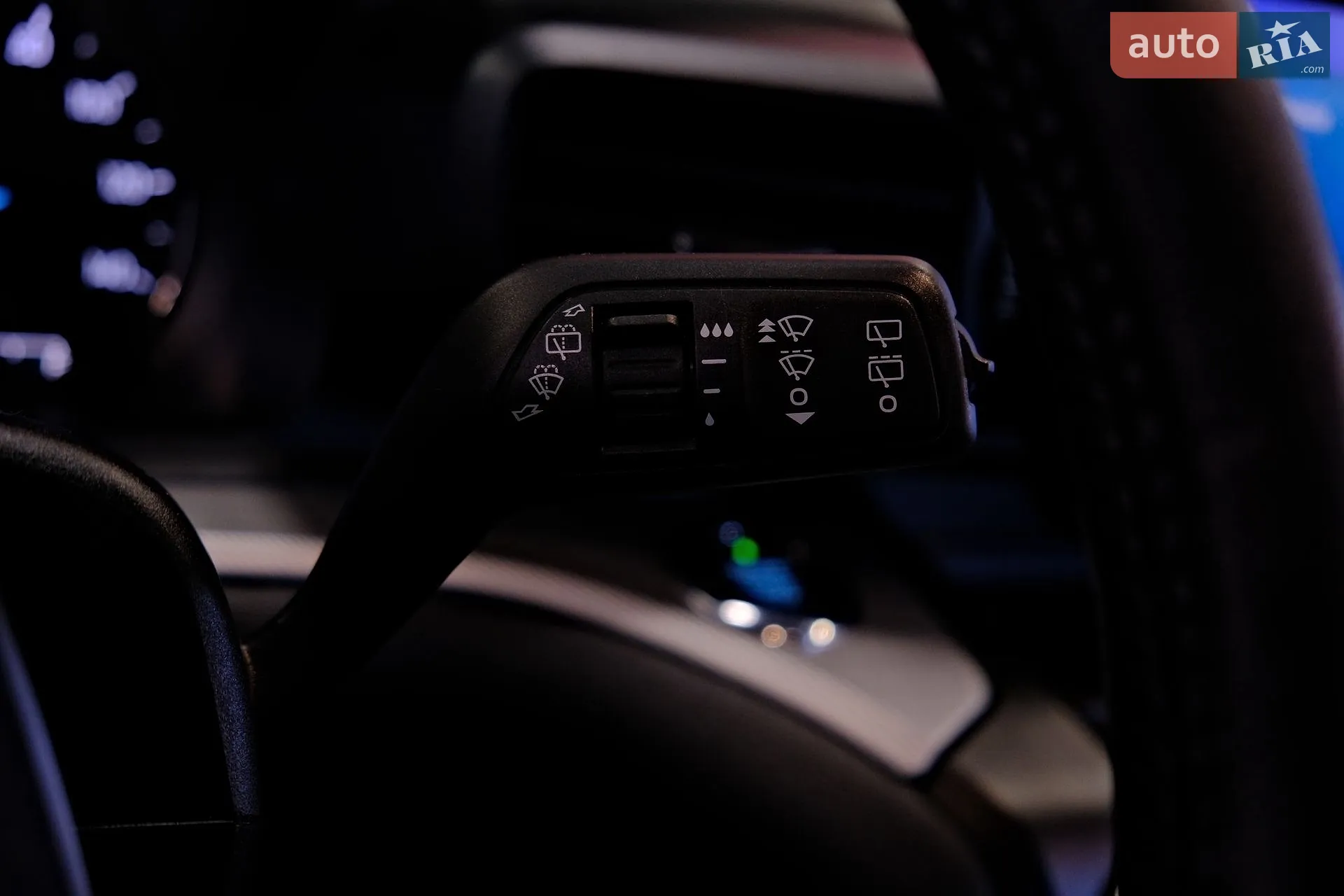 2020 Ford Explorer - мініатюра 21