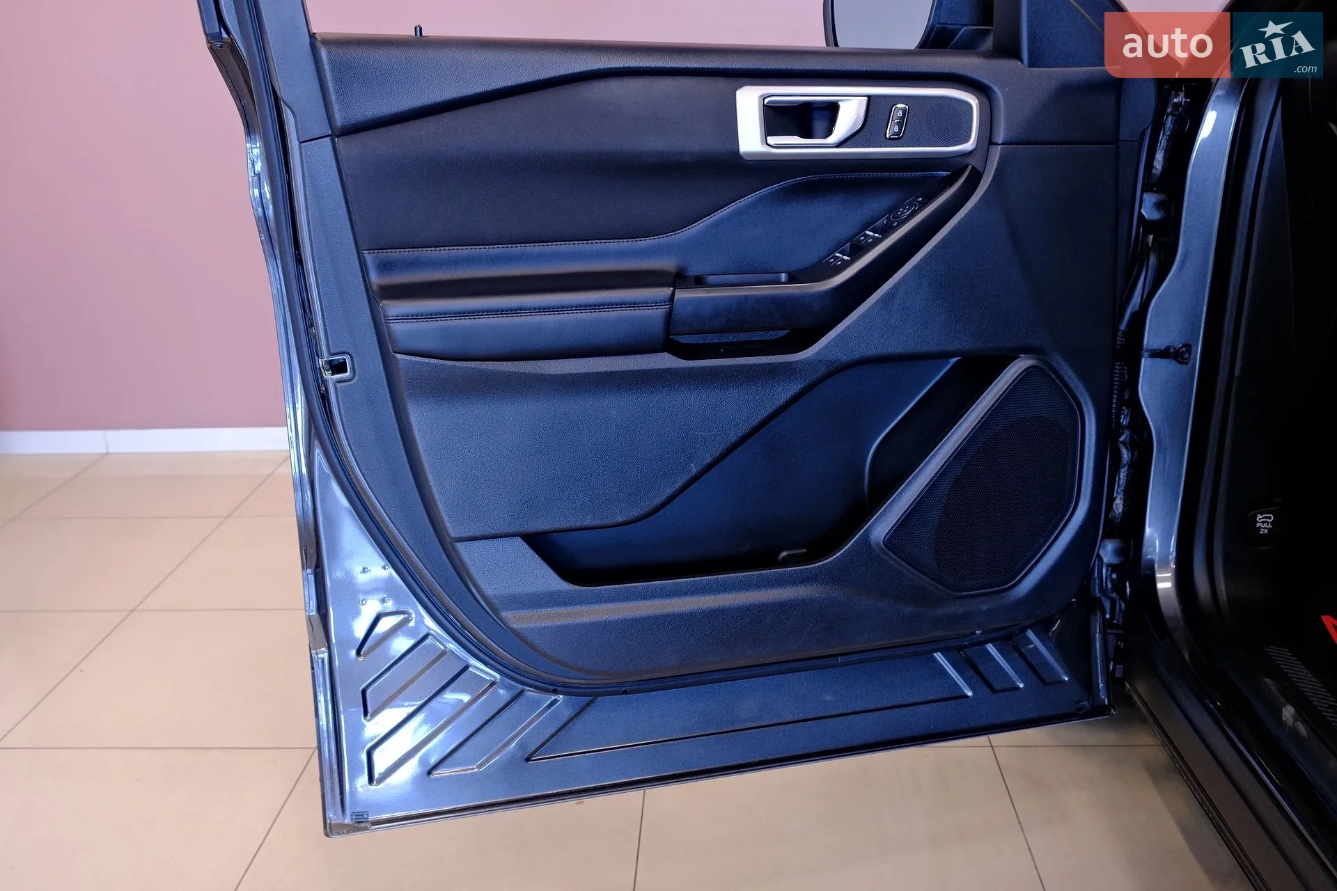 2020 Ford Explorer - мініатюра 28