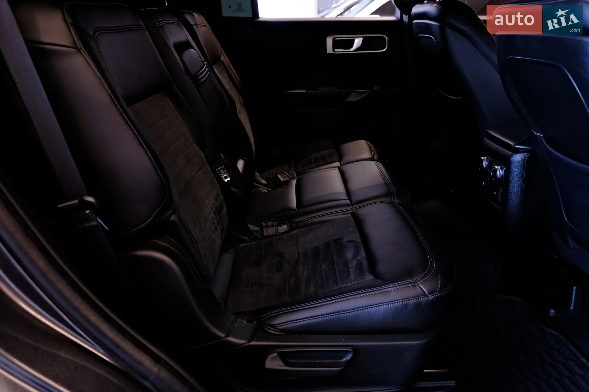2020 Ford Explorer - мініатюра 35