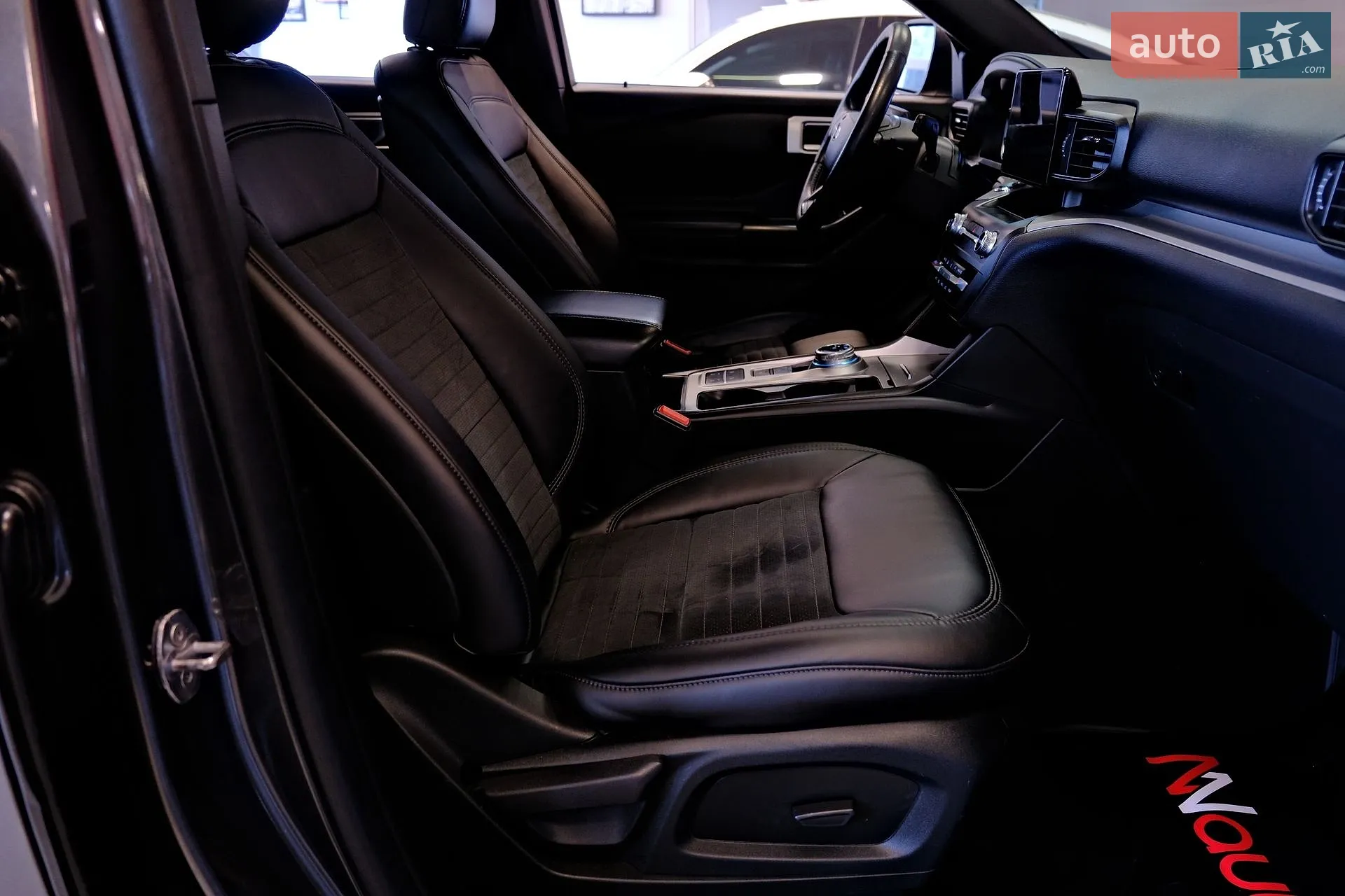 2020 Ford Explorer - мініатюра 40