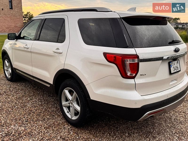 Позашляховик / Кросовер Ford Explorer 2016 в Києві