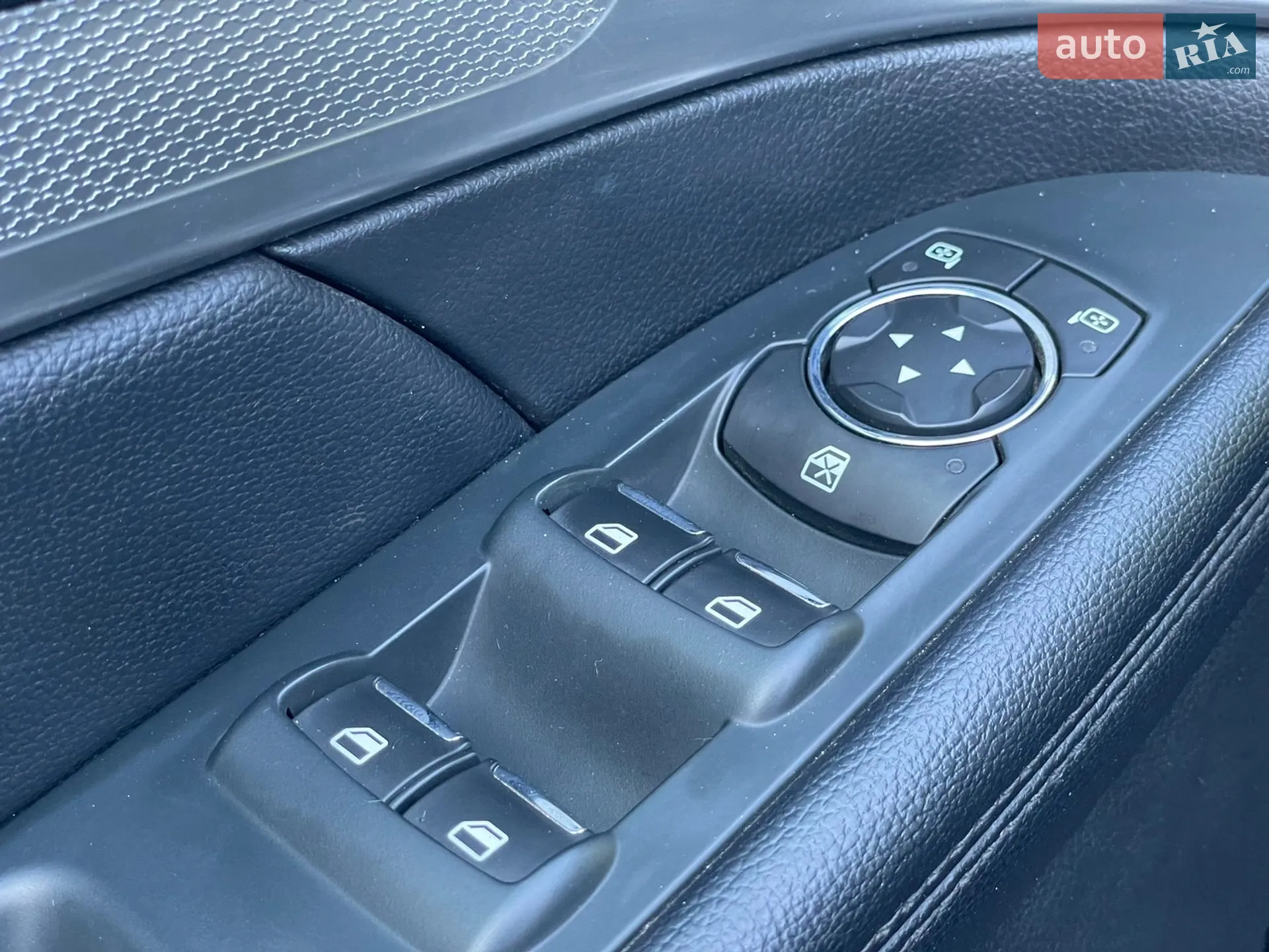 2018 Ford Explorer - мініатюра 45