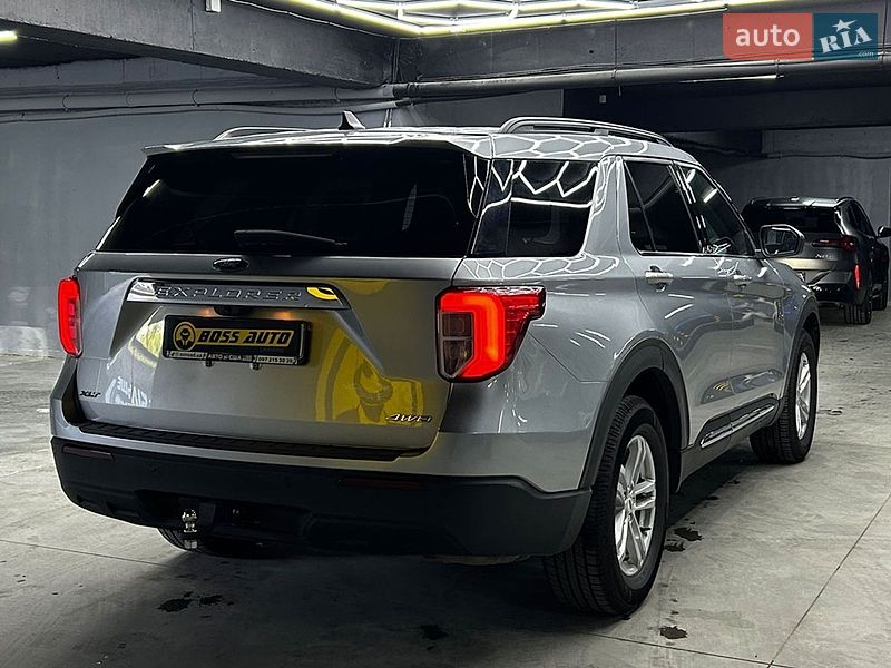 Позашляховик / Кросовер Ford Explorer 2022 в Чернівцях