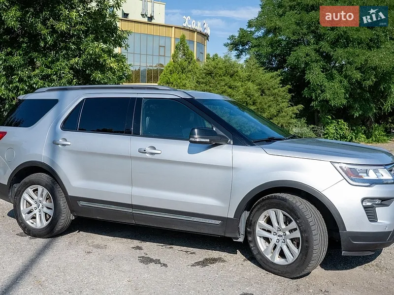 Ford Explorer 2017 VIN 1FM5K8D86JGA52977 фото оголошення 3 з 73