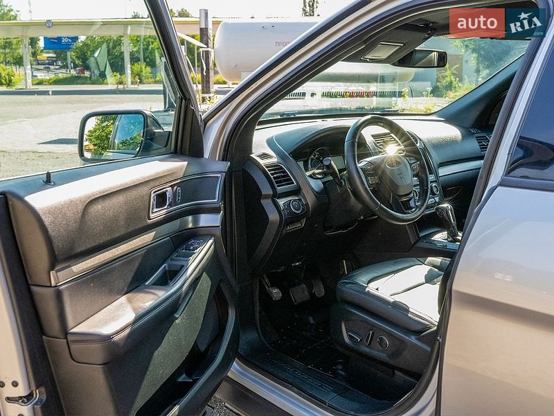 Позашляховик / Кросовер Ford Explorer 2017 в Дніпрі