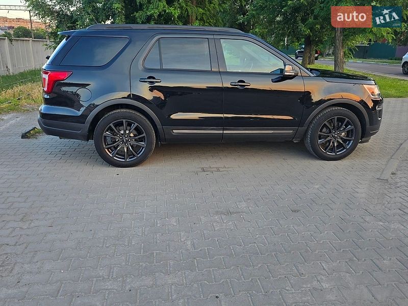 Внедорожник / Кроссовер Ford Explorer 2018 в Ирпене