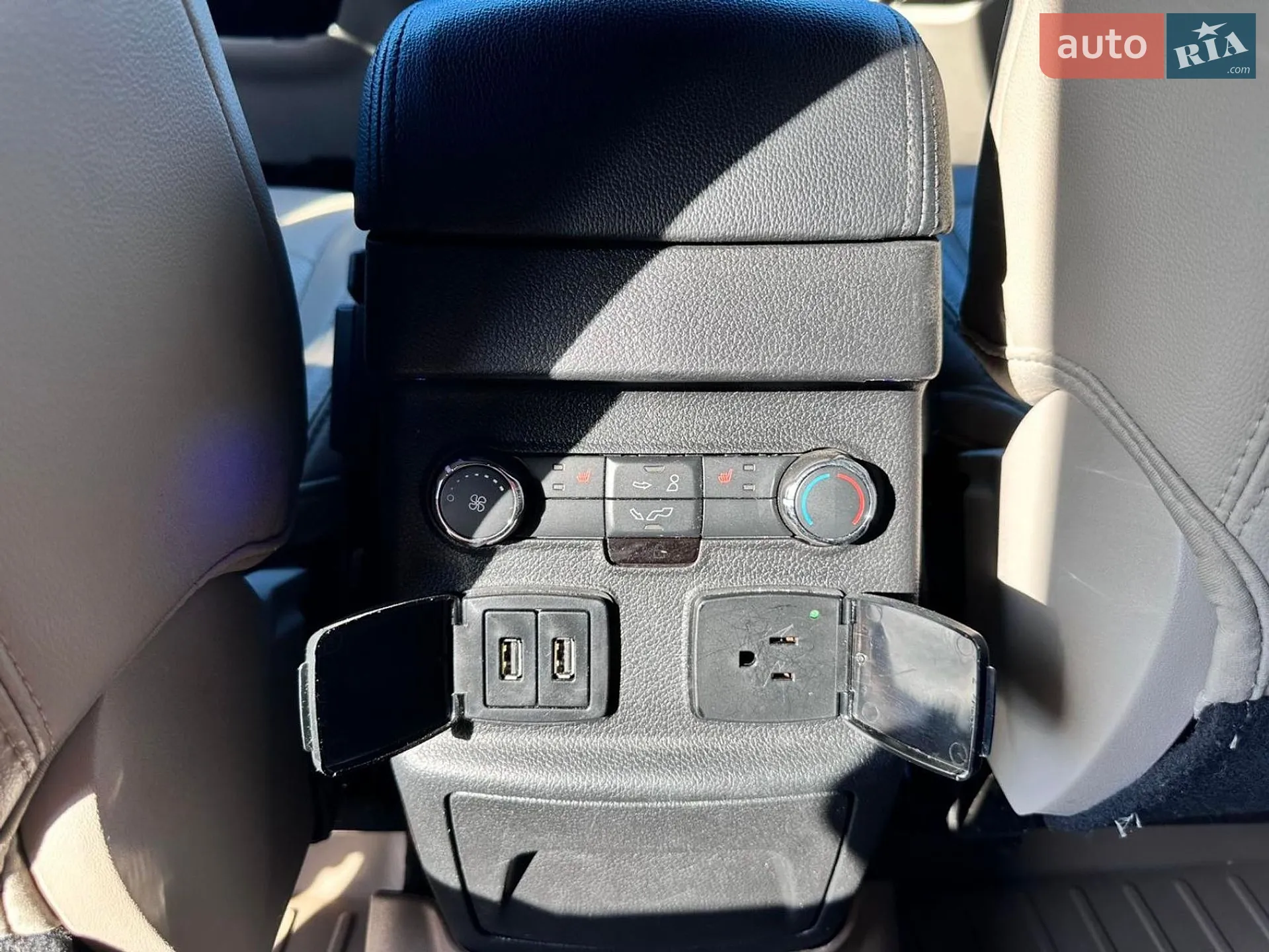 2018 Ford Explorer - мініатюра 8