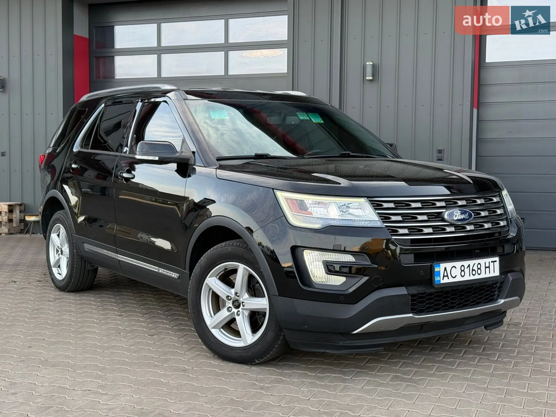 2016 Ford Explorer - мініатюра 2