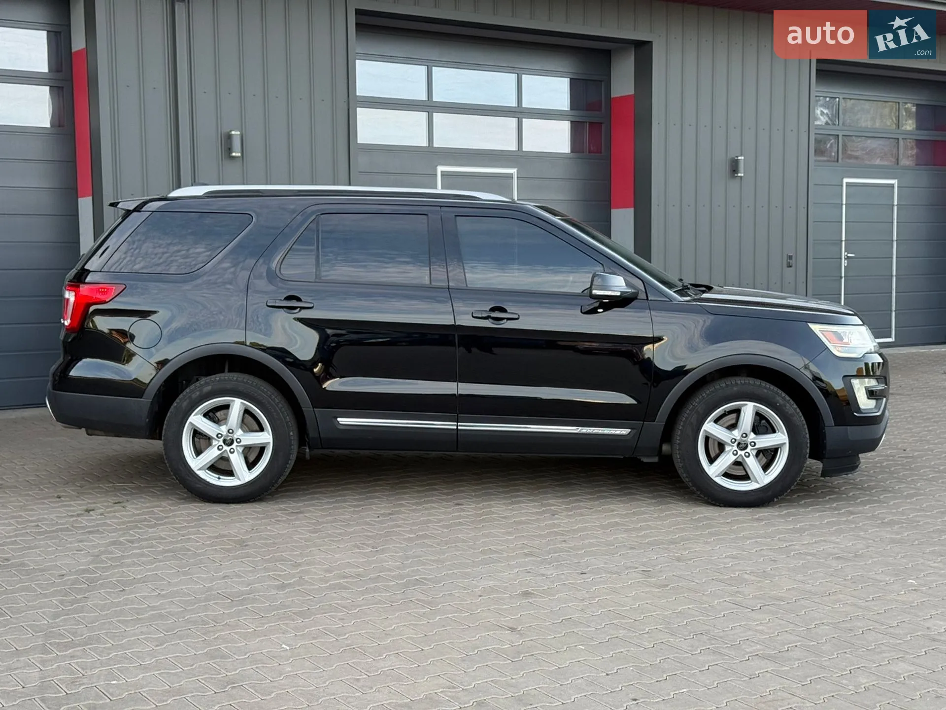 2016 Ford Explorer - мініатюра 10