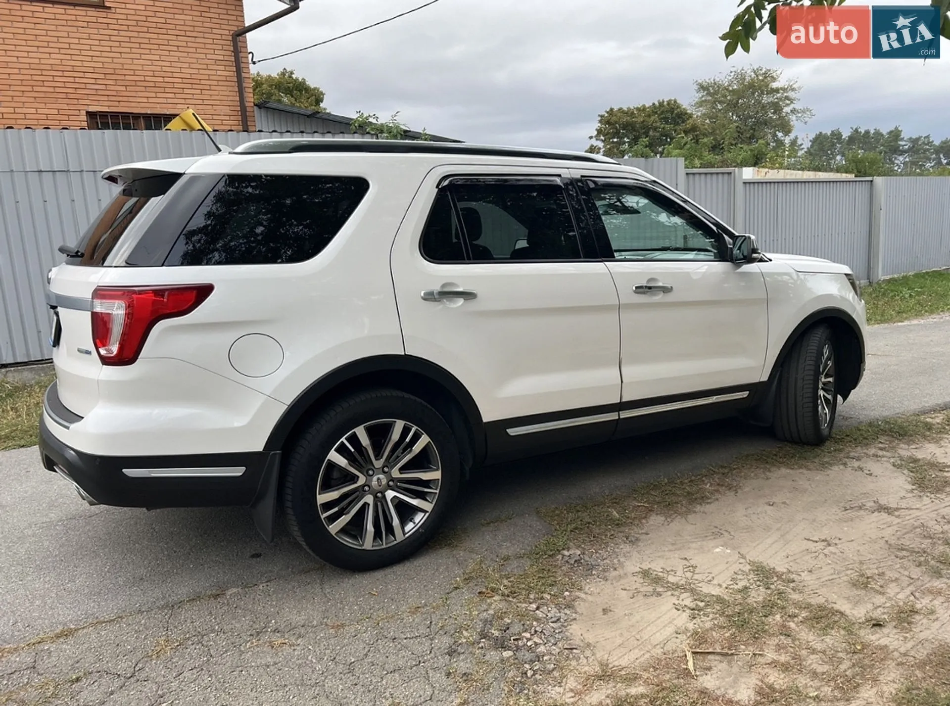 2018 Ford Explorer - мініатюра 16