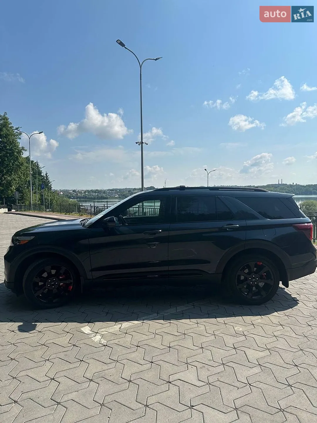 2022 Ford Explorer - мініатюра 3