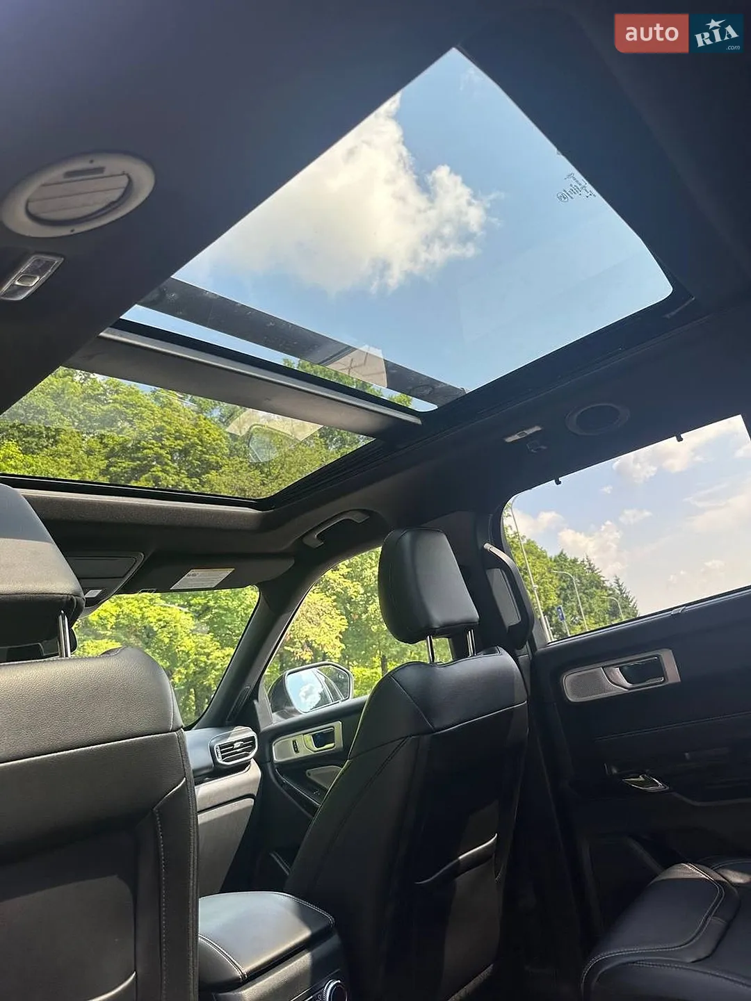 2022 Ford Explorer - мініатюра 17