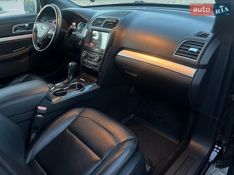 Внедорожник / Кроссовер Ford Explorer 2016 в Житомире