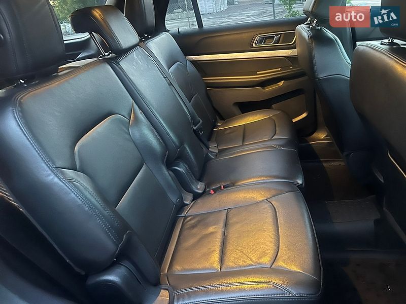 Внедорожник / Кроссовер Ford Explorer 2016 в Житомире