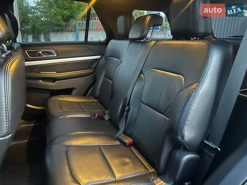 Внедорожник / Кроссовер Ford Explorer 2016 в Житомире