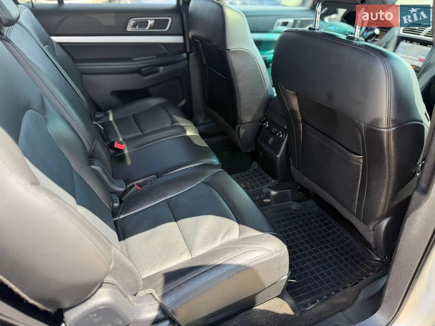 2016 Ford Explorer - мініатюра 43